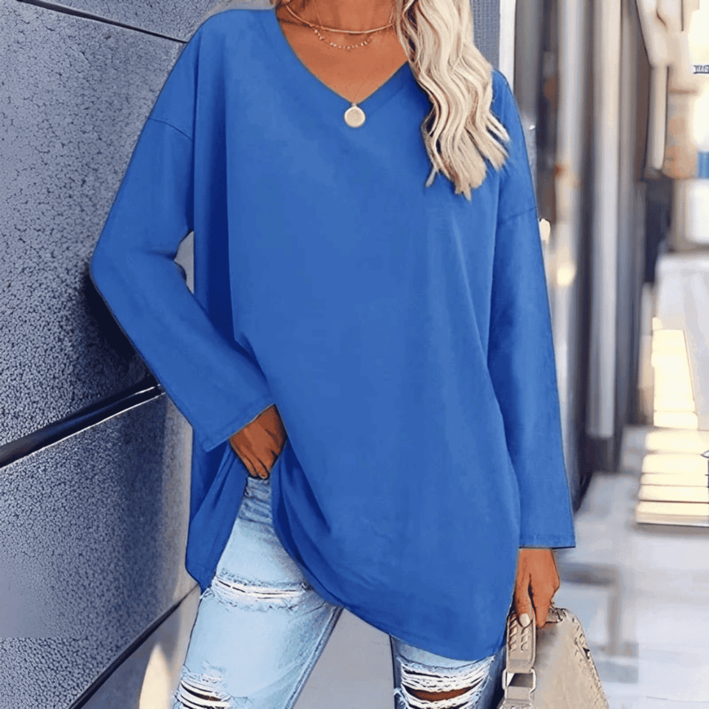Blusa de Mujer de Corte Holgado - Cuello en V y Manga Larga