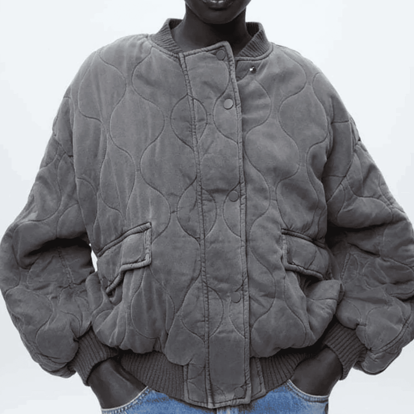 Chaqueta Acolchada de Mujer - Corte Bomber con Botones