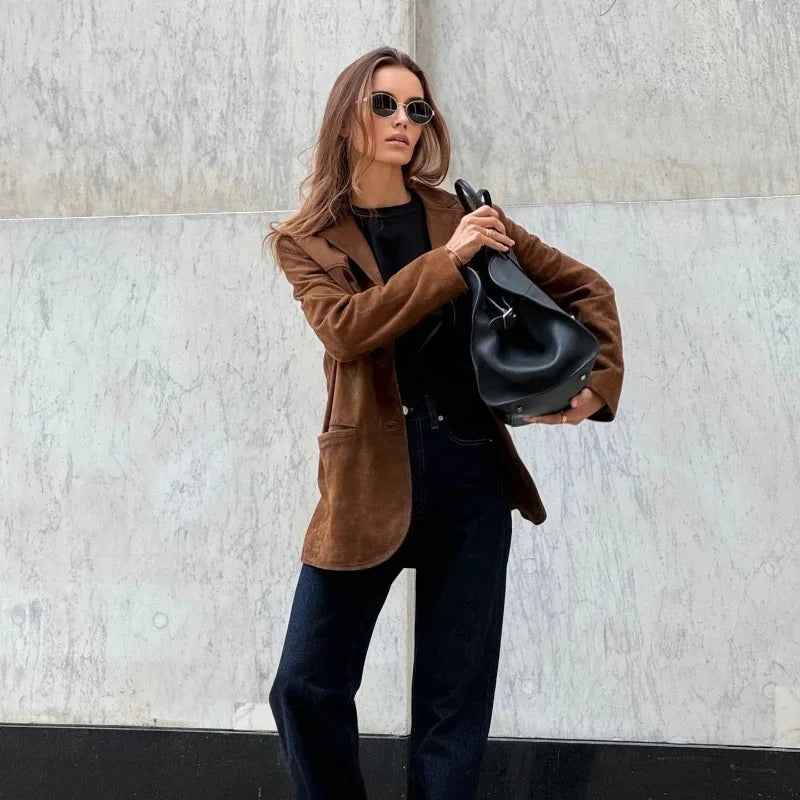 Chaqueta Tipo Blazer de Mujer - Solapas y Cierre con Botones
