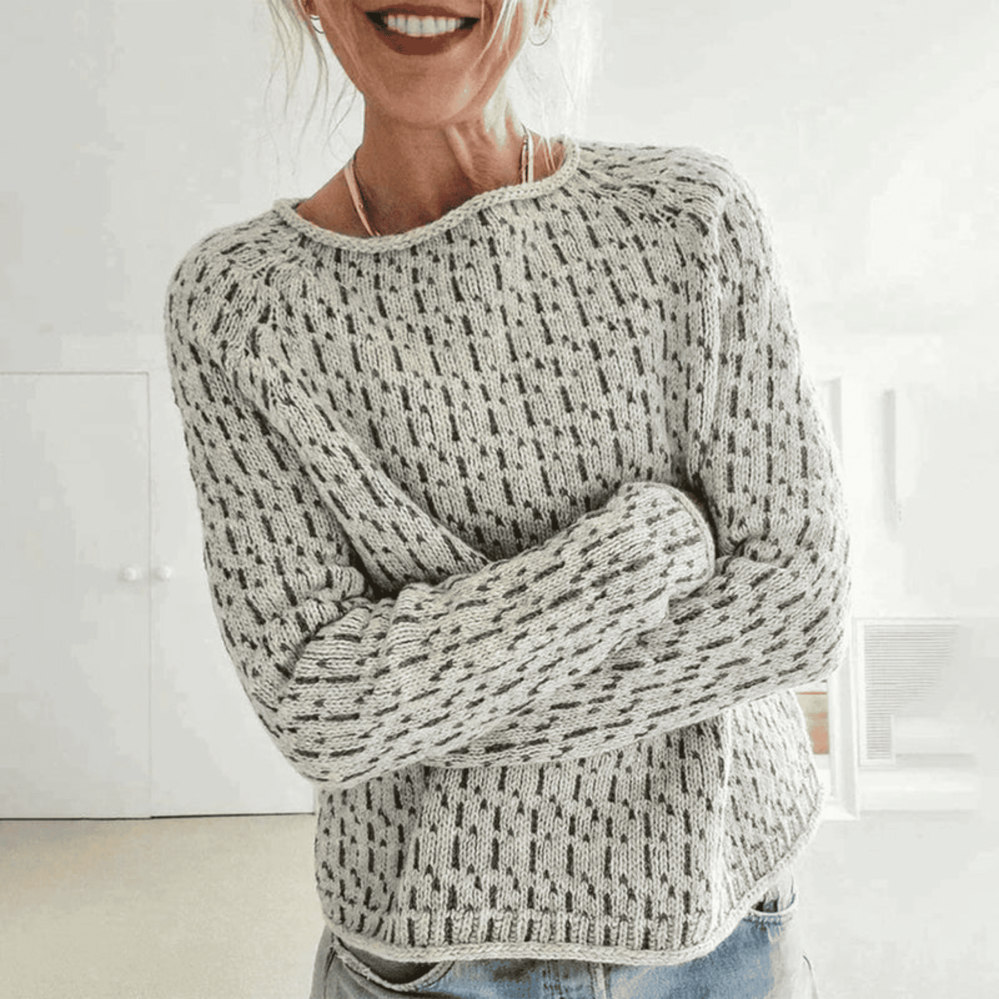 Jersey de Mujer con Diseño Calado - Cuello Redondo