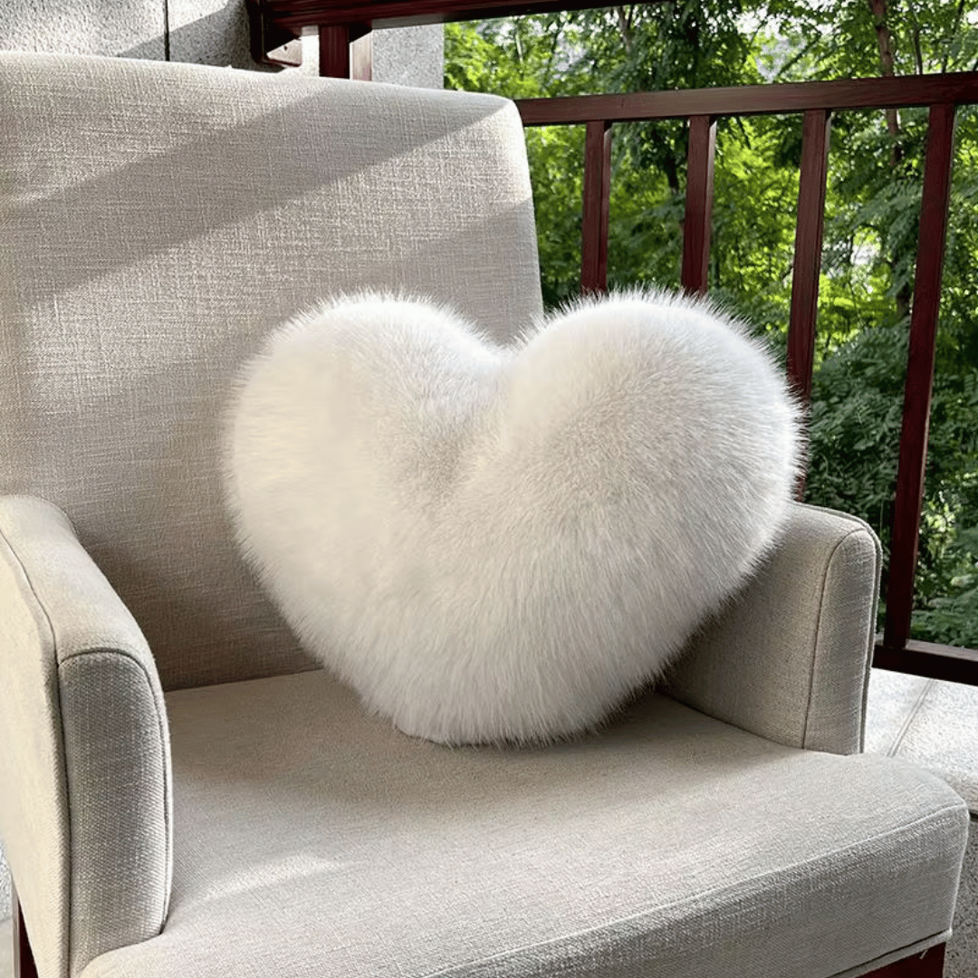 Almohada de peluche con forma de corazón