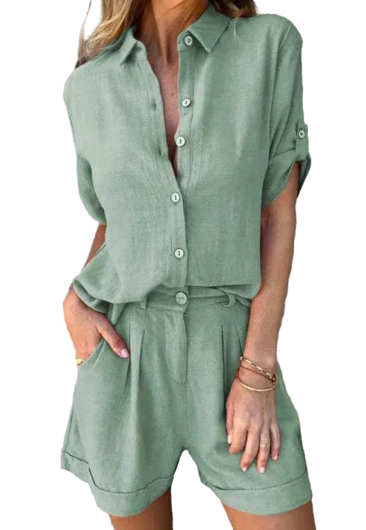 Conjunto de dos piezas para mujer con camisa de botones y shorts