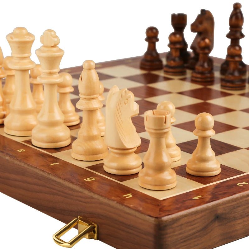 Juego de ajedrez de madera con tablero plegable
