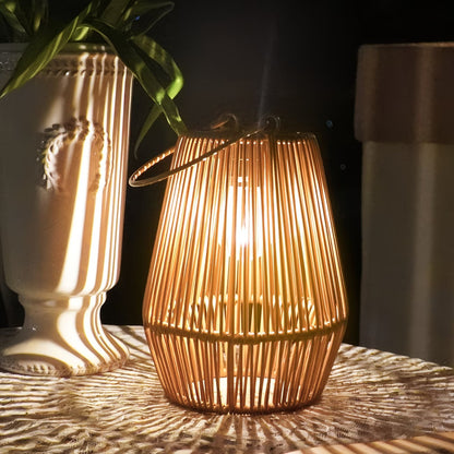 Linterna de bambú con energía solar