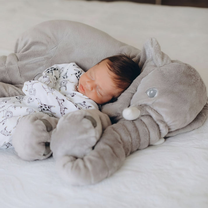 Peluche de elefante con trompa larga