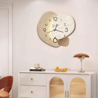 Reloj de pared abstracto de capas con números arábigos