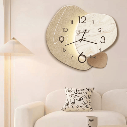Reloj de pared abstracto de capas con números arábigos