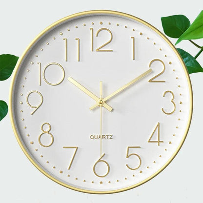Reloj de pared redondo con números arábigos