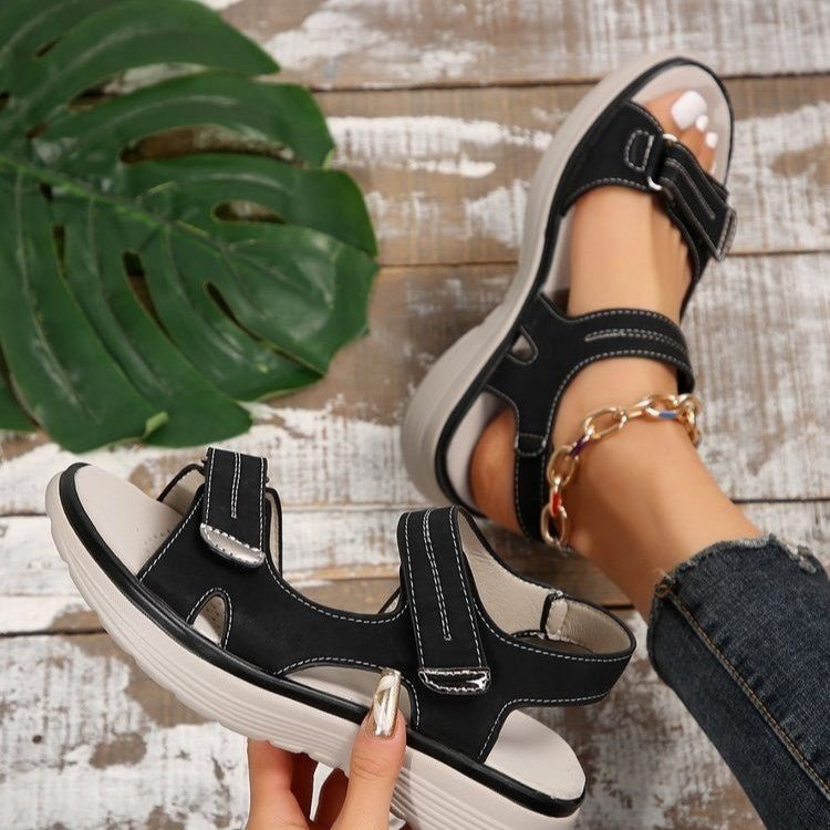 Sandalias abiertas para mujer con múltiples tiras