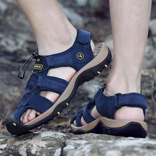 Sandalias cerradas para hombre con correa en el talón