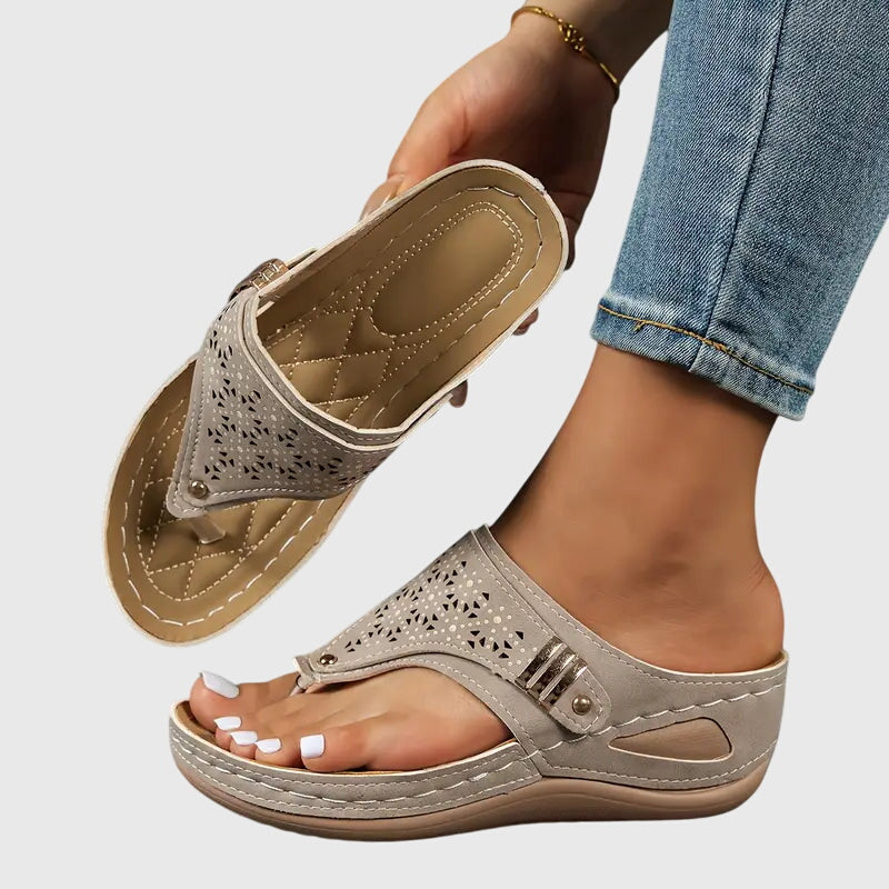Sandalias de cuña tipo dedo para mujer con hebilla metálica