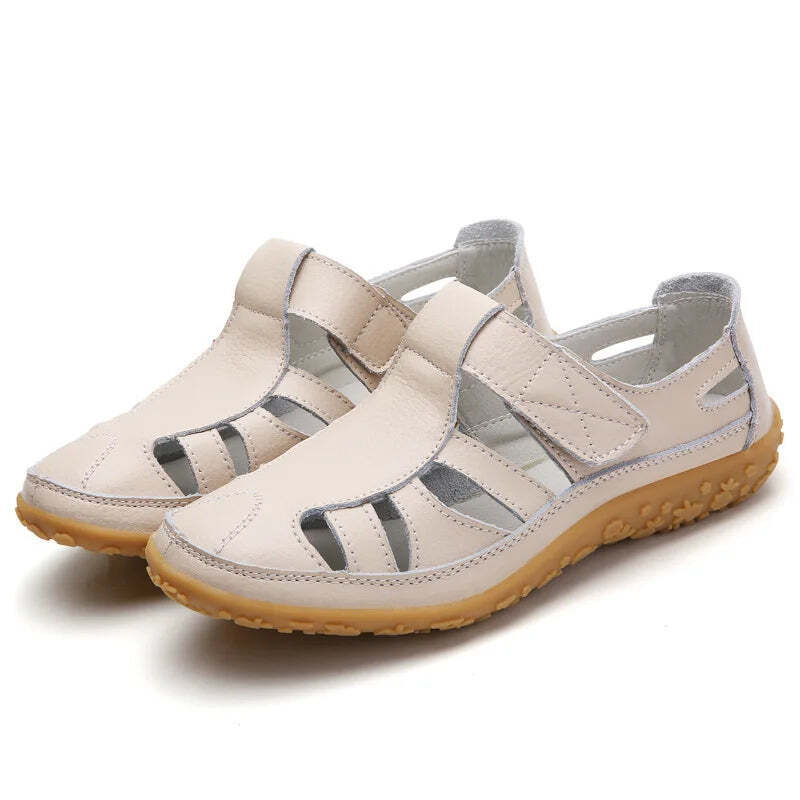 Sandalias para mujer con puntera cerrada y paneles recortados
