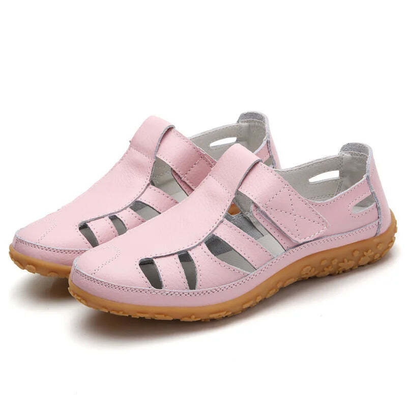 Sandalias para mujer con puntera cerrada y paneles recortados