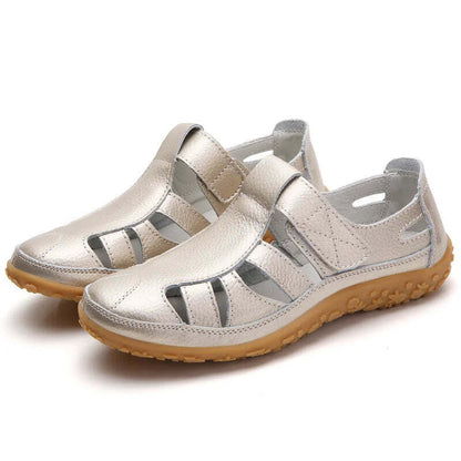 Sandalias para mujer con puntera cerrada y paneles recortados