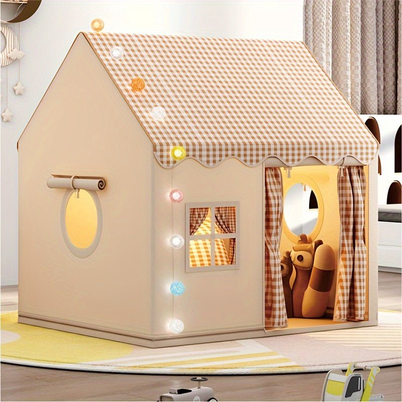 Tienda de juego infantil con forma de casa y cortinas