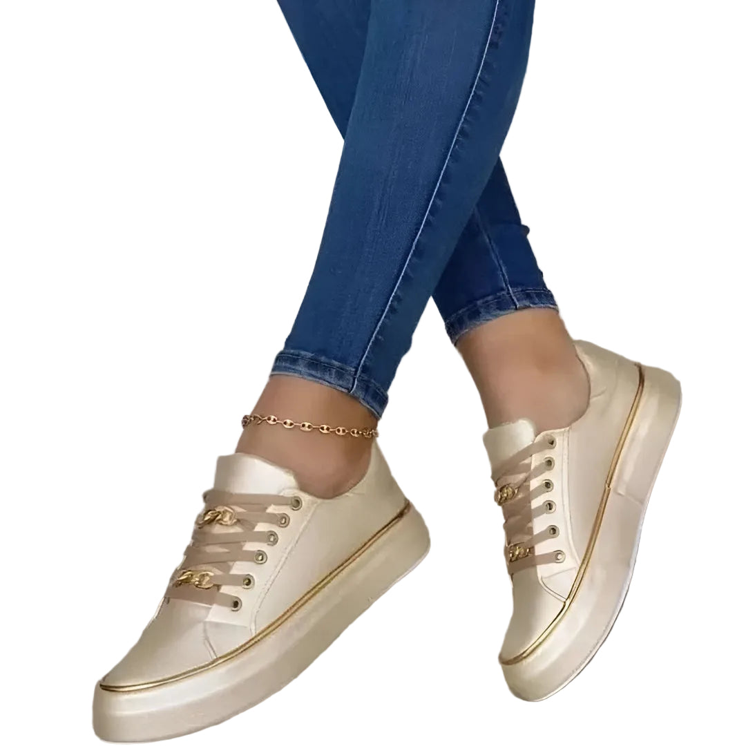 Zapatillas con plataforma para mujer con adornos metálicos en los cordones