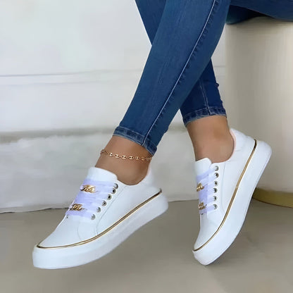 Zapatillas con plataforma para mujer con adornos metálicos en los cordones