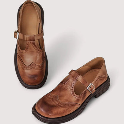 Zapatos para mujer con tira en T y cierre de hebilla